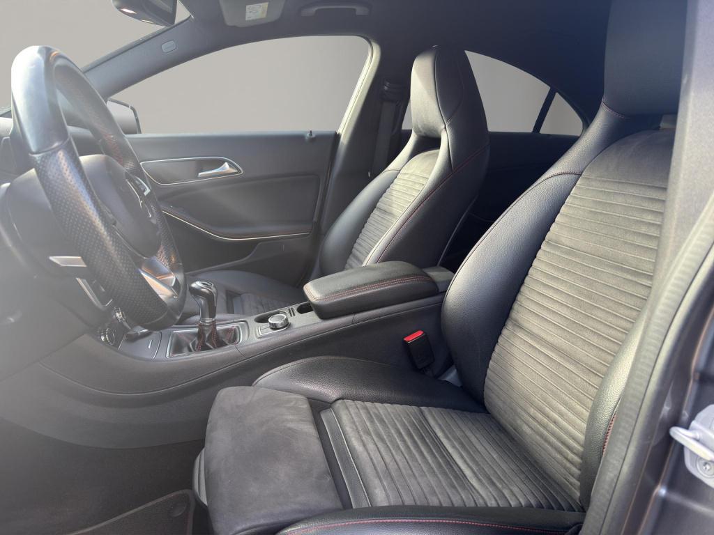 Mercedes-Benz Cla 180 amg night edition plus | camera | 18"| sportstoelen |