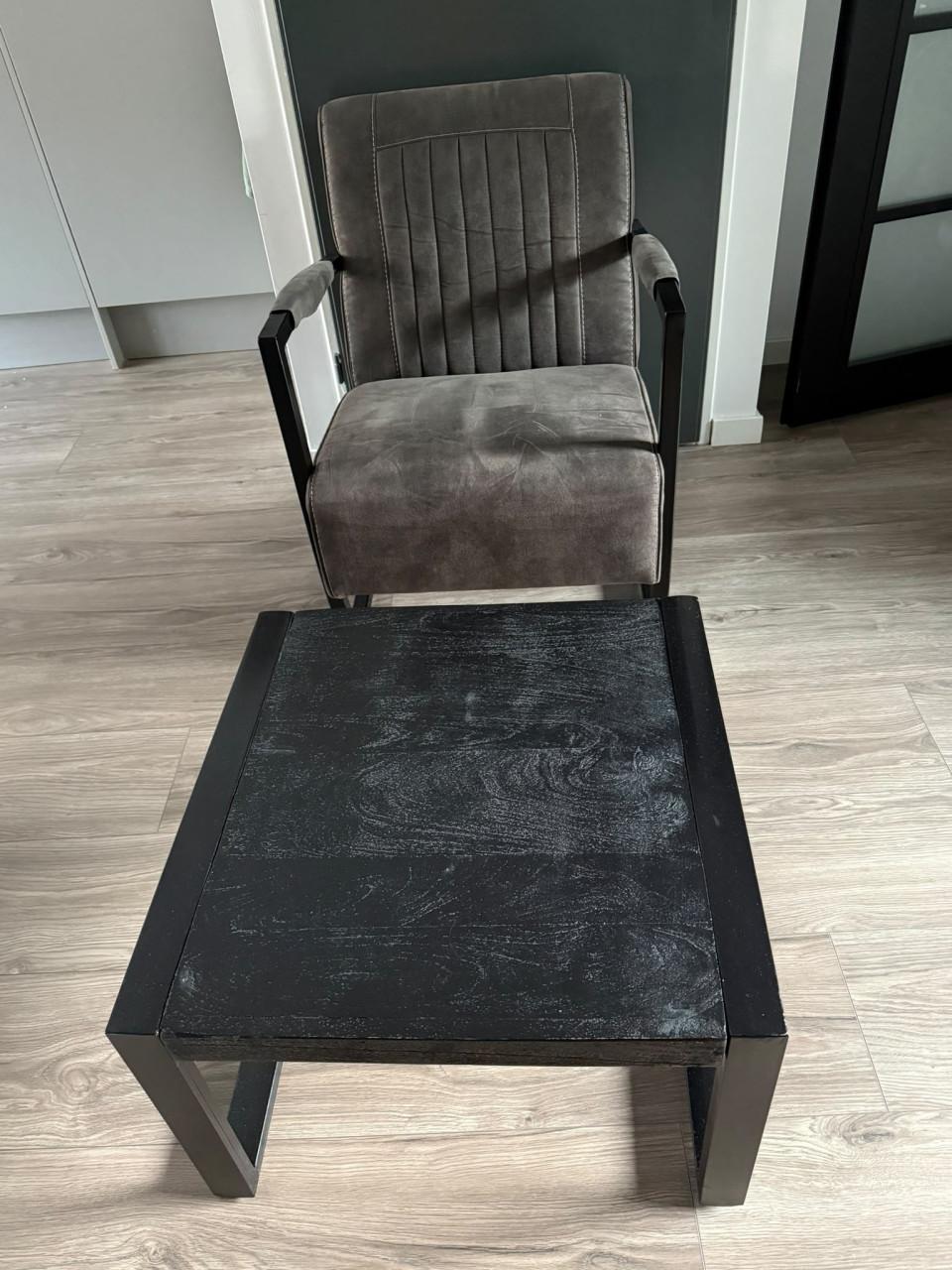 Fauteuil en salontafel in perfecte staat!