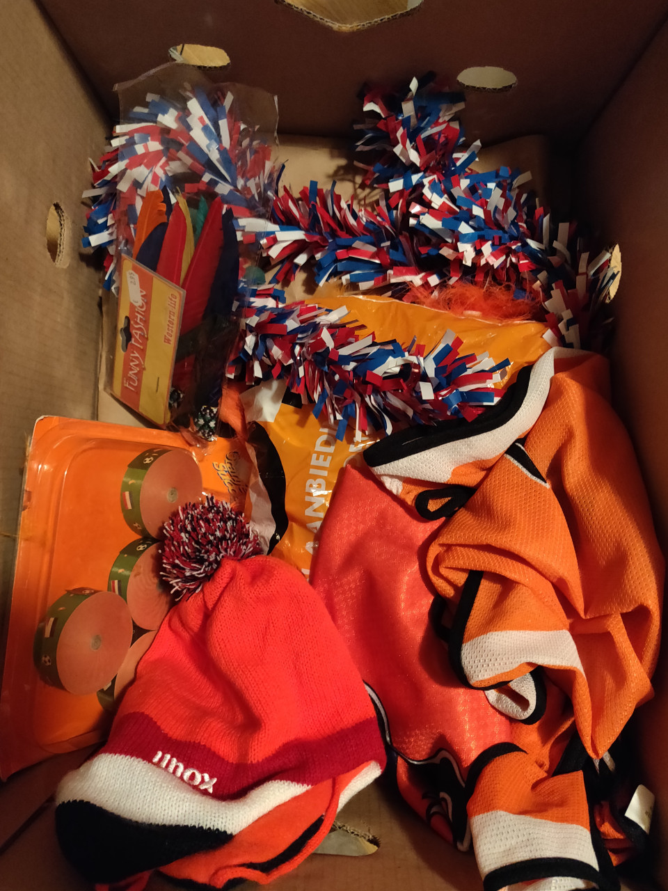 Oranje spullen voor koningsdag 26 april 2025