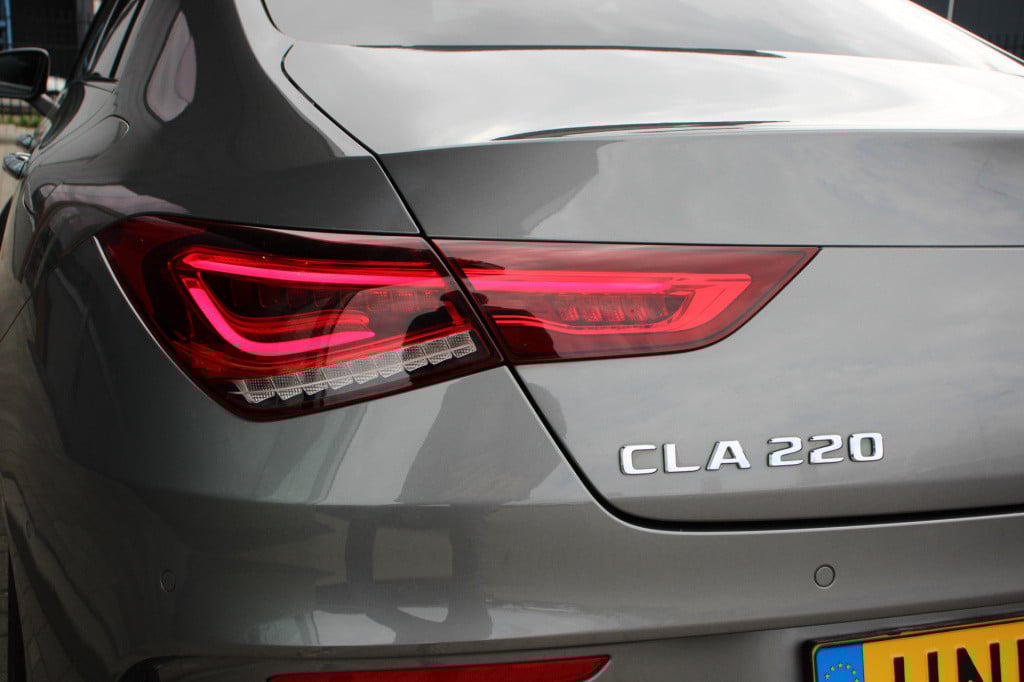 Mercedes-Benz Cla 220 4matic premium plus amg | pano | memory | acc | camer