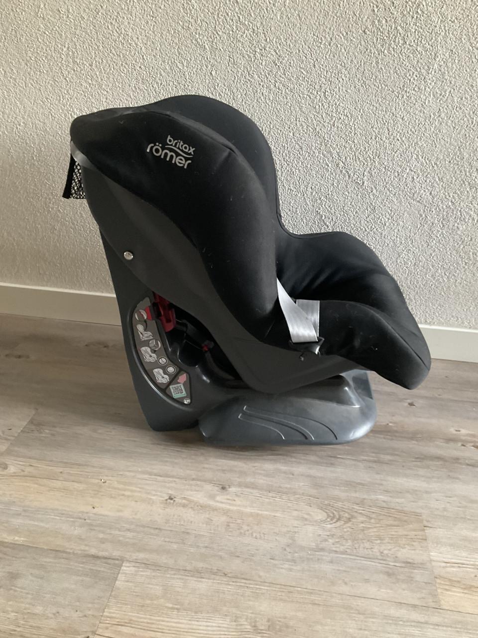 Autostoeltje 9-18 kg.