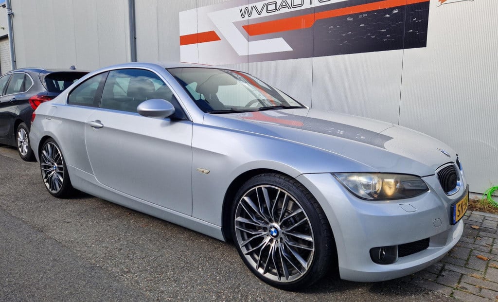 BMW 3-serie coupé 325i executive
