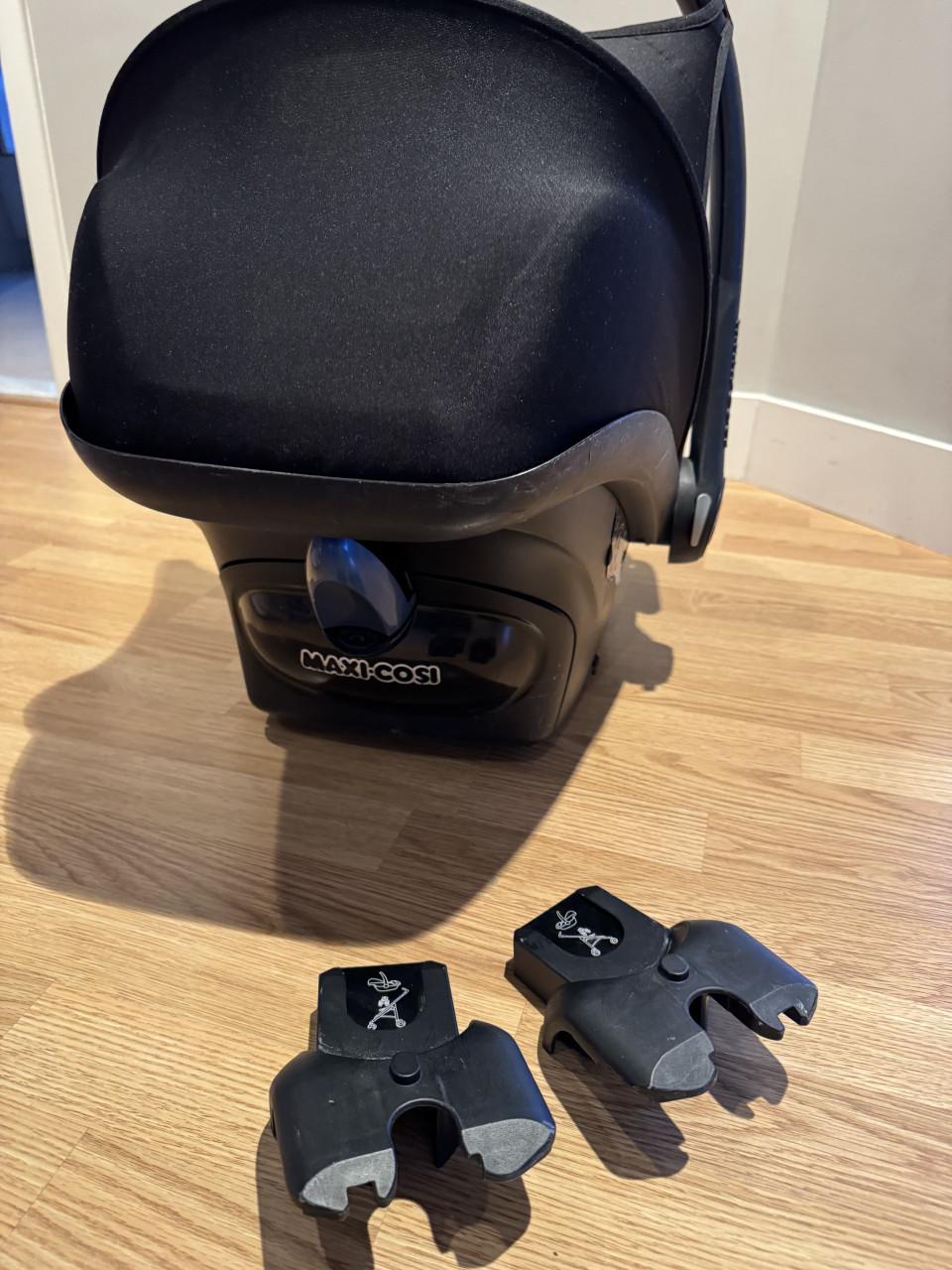 Maxi-Cosi autostoel met autostoeladapters