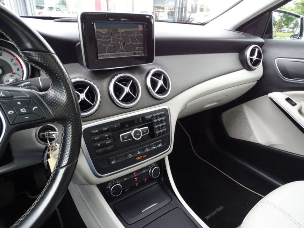 Mercedes-Benz Gla-klasse 200 prestige automaat | led | pano | el. koffer