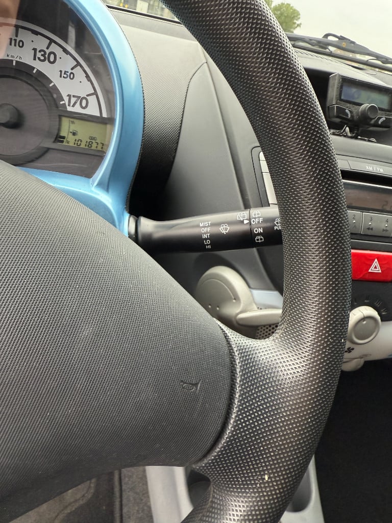 Peugeot 107 1.0 - urban move - airco - 5drs
