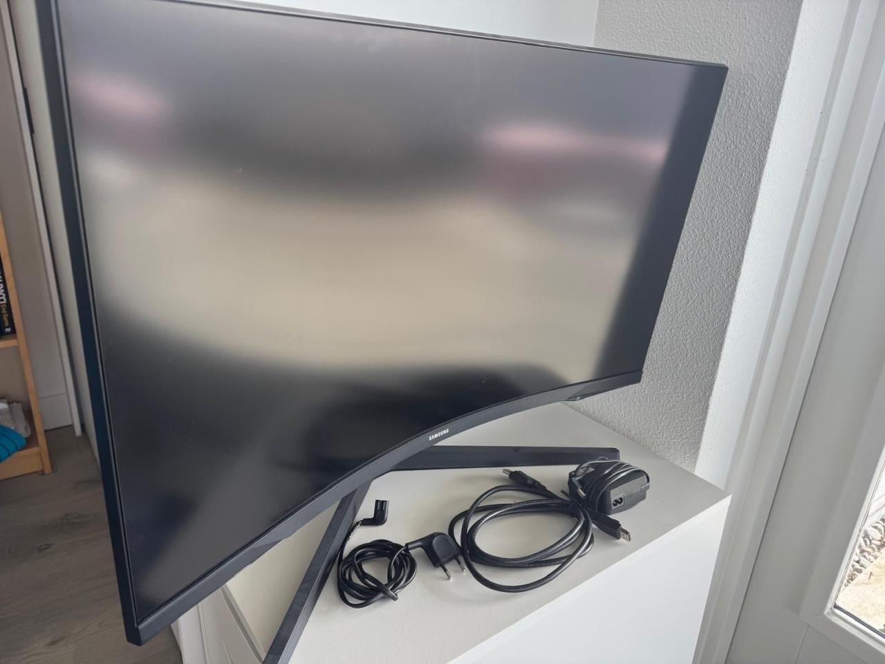Beeldscherm Samsung curved 80 cm