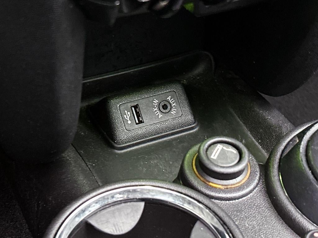 Mini Cooper Cabrio mini 1.6 | lmv | parkeer sensoren | leder | cruise contr