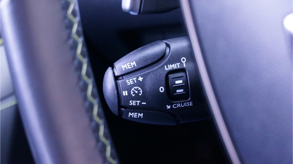 Peugeot 208 hybrid 136 e-dcs6 gt rijklaar incl garantie