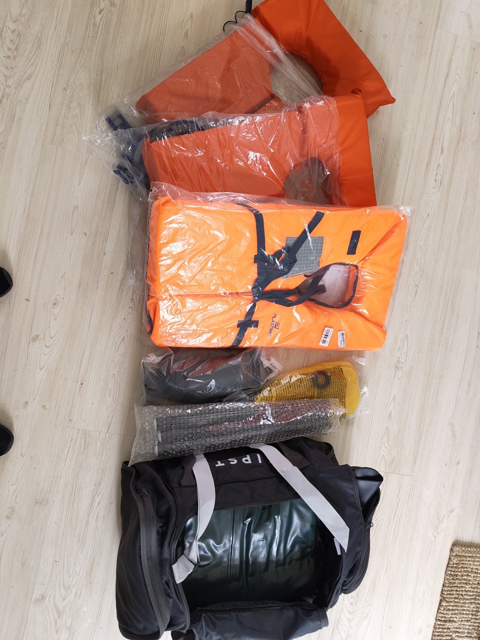 Opblaasboot max 240 kg, incl. peddels, pomp, 3x reddingsvest