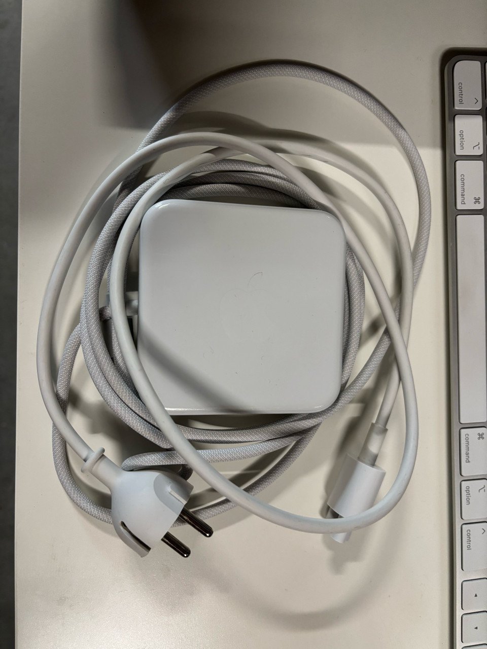 Apple iMac 24 inch (2021) CTO 8GB 256GB SSD M1 8core GPU Touch ID Numpad