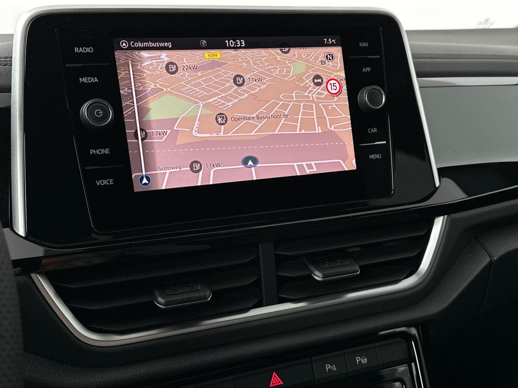 Volkswagen T-roc r-line-edition 1.5 110 kw / 150 pk tsi suv 7 versn