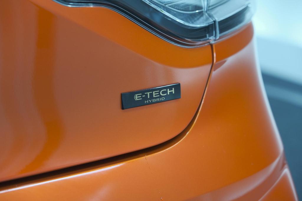 Renault Clio 1.6 e-tech full hybrid 145 evolution | apple carplay | parkeer