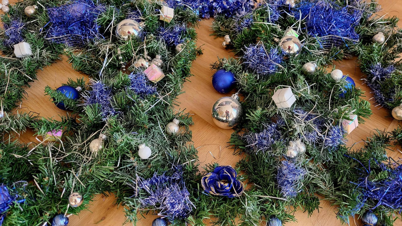 Winkeletalage 3luik met blauwe kerstdecoratie