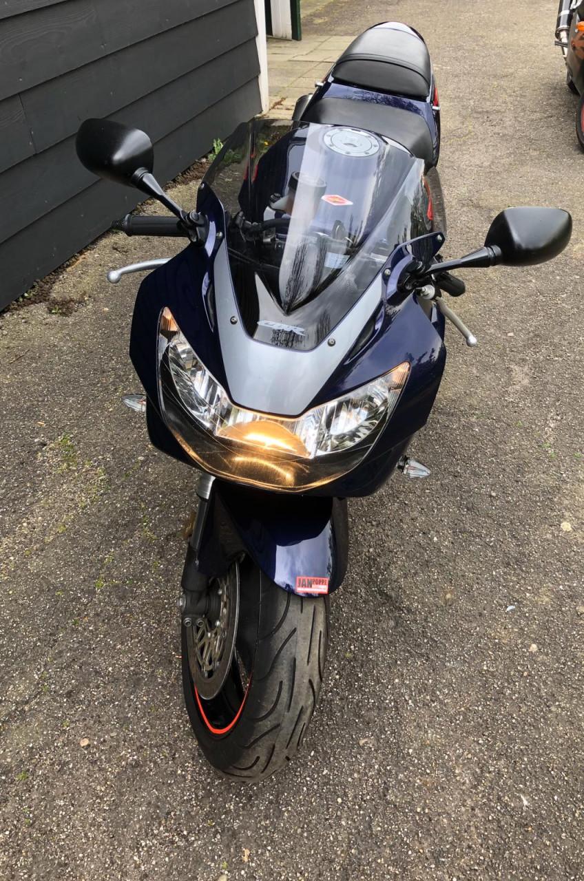 Honda CBR RR Fireblade 2001 in mooie kleurstelling
