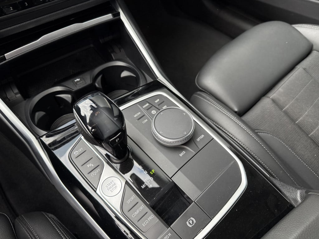 BMW 3-serie 320i automaat high executive sedan