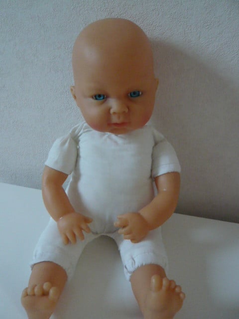 Z.G.A.N. BABYPOP MET ZACHT LIJFJE EN SLAAP OOGJES 42 CM
