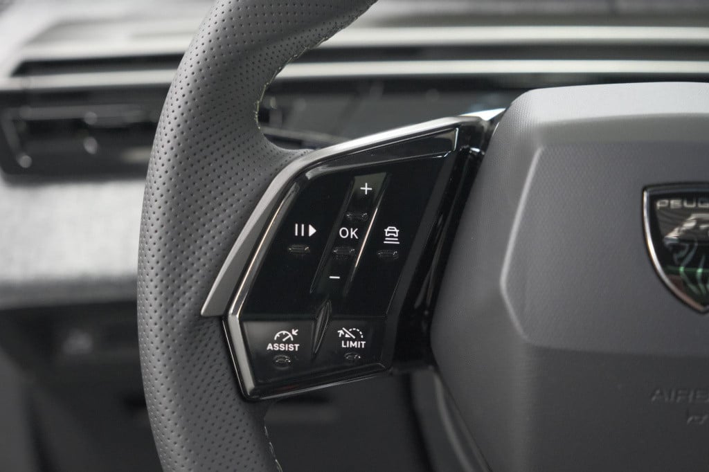 Peugeot 5008 1.2 hybrid 145 gt | panoramadak | camera | elektrische achterk