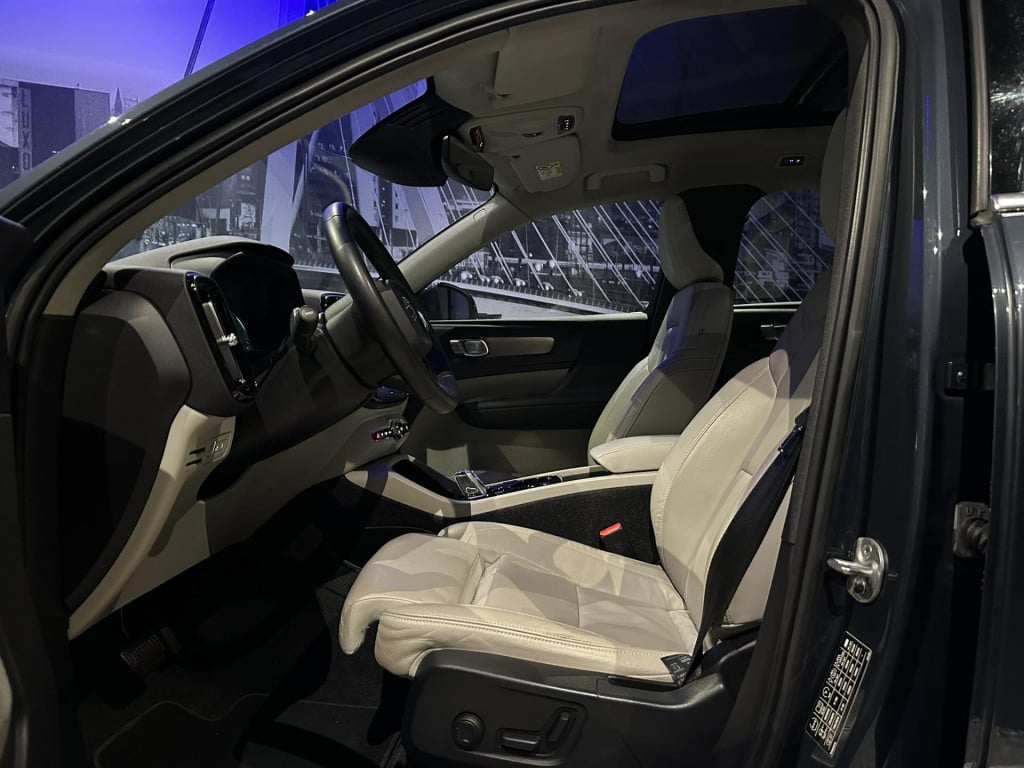Volvo XC40 1.5 t5 recharge inscription expression