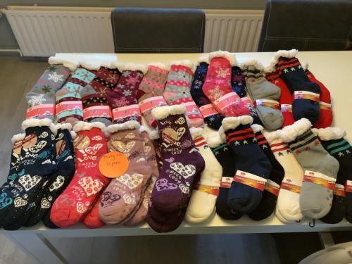 Partij super leuke fluffy huissokken. (Partij 212)