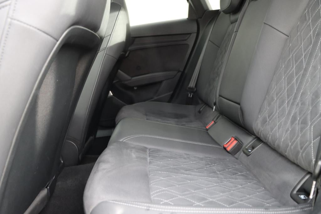 Audi A3 sportback 40 tfsi e s edition 204pk s-tronic