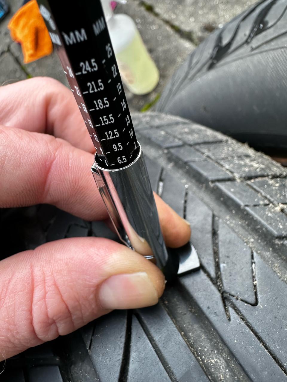 4x100 stalen velg met goede banden