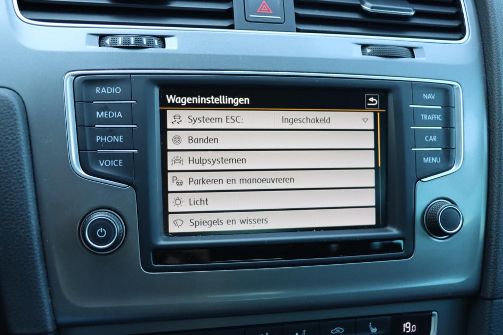 Volkswagen Golf 1.2 tsi business edition r connected