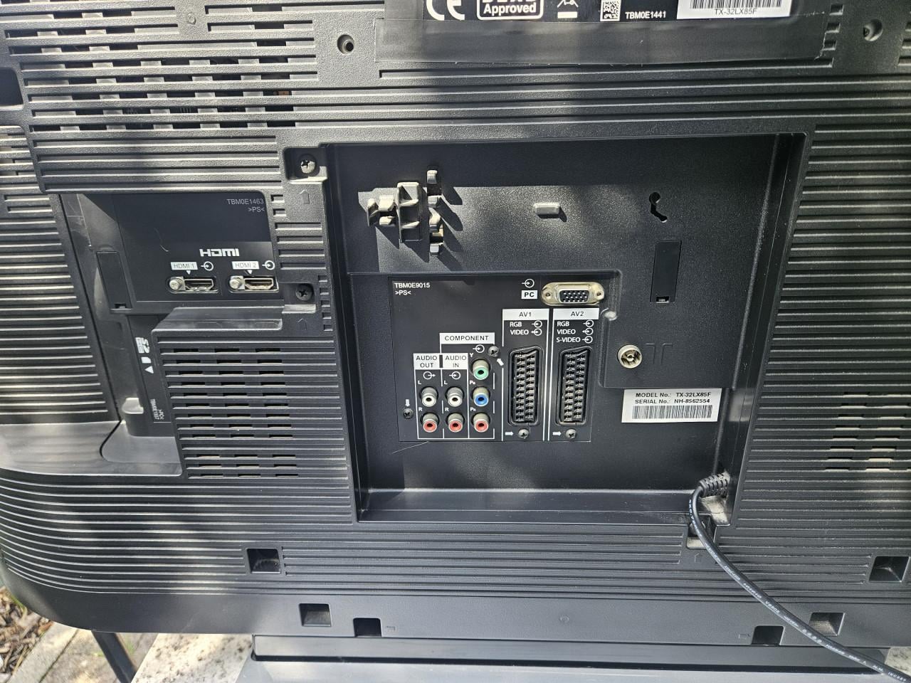 Panasonic LCD TV 32" (81 cm) TX-32LX85F