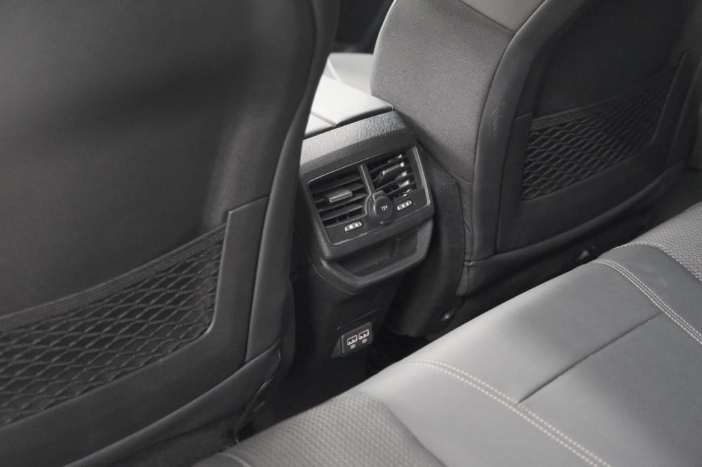 Peugeot 3008 hybrid4 300 gt | elektrisch panoramadak | dodehoekdetectie | c