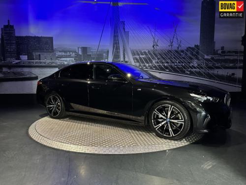 BMW 5 Serie 530e m sport*comfstoelen*drivass+*trekhaak*nlauto*1eig*