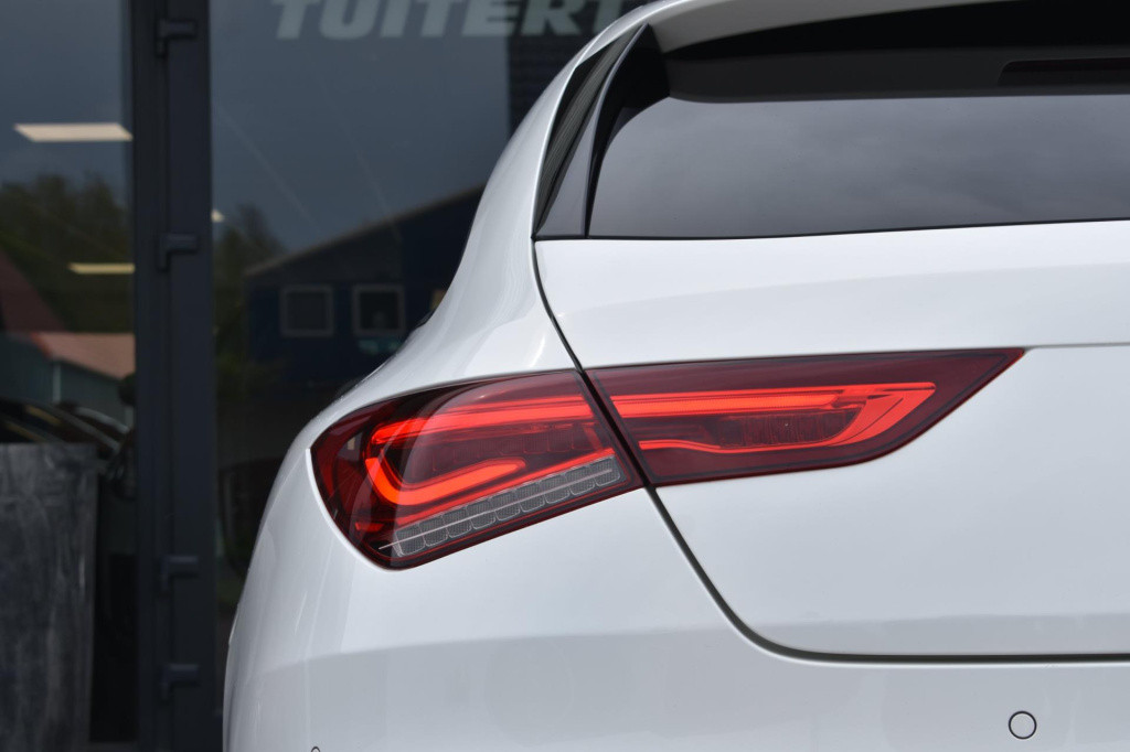 Mercedes-Benz Cla shooting brake 200 amg night | sfeerverlichting | panoram