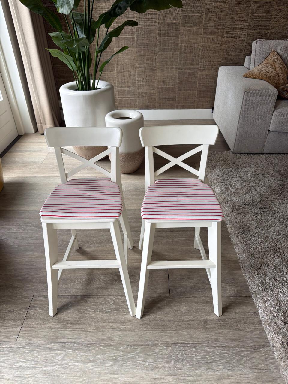 2 kinderstoelen