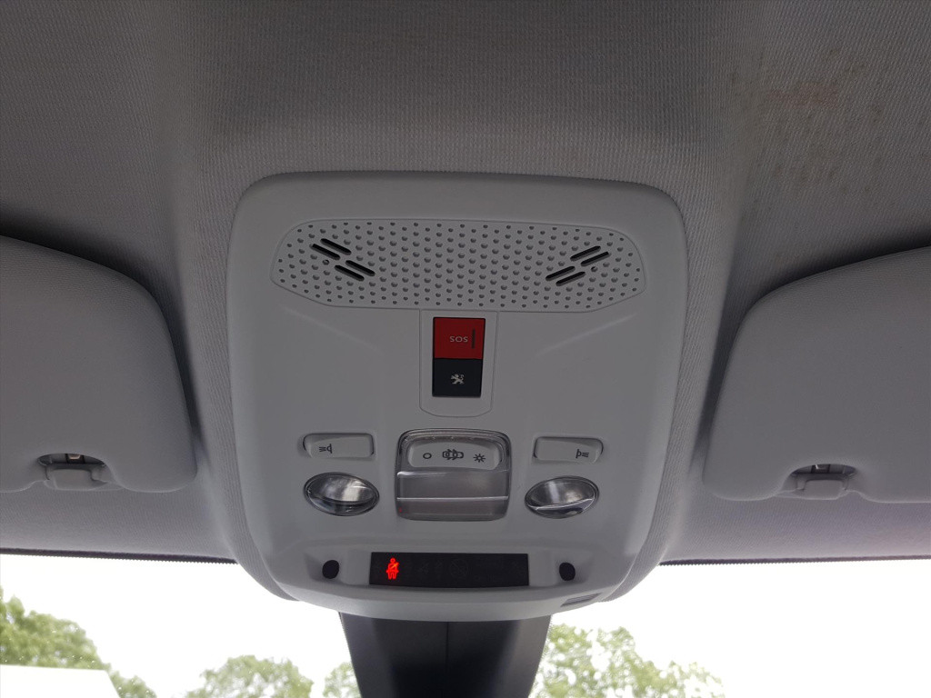Peugeot 208 1.2 puretech 130pk allure eat8 automaat navigatie | cruise & cl