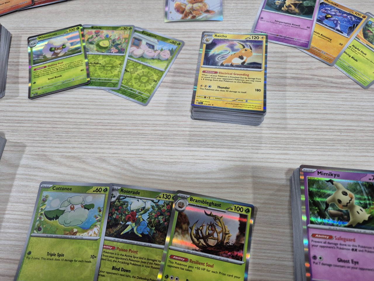 Hele mooie partij van 500+ pokemon kaarten.