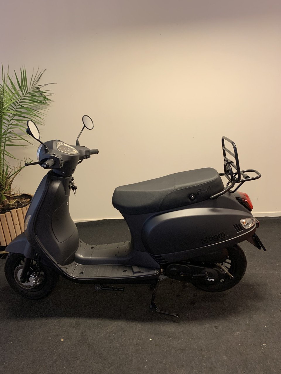AGM VX 50 NU 895,= RIJKLAAR