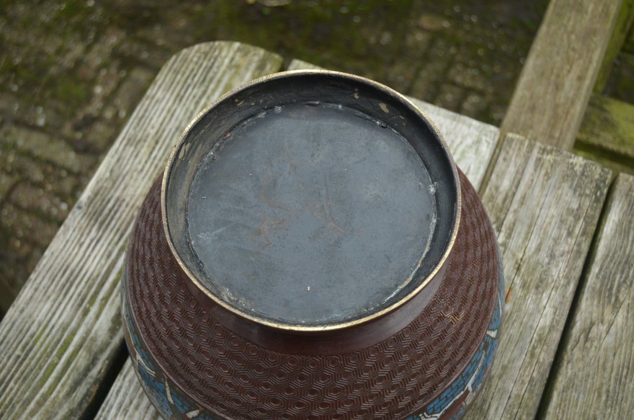 Chinese champlevé cachepot vroeg 20e eeuw.