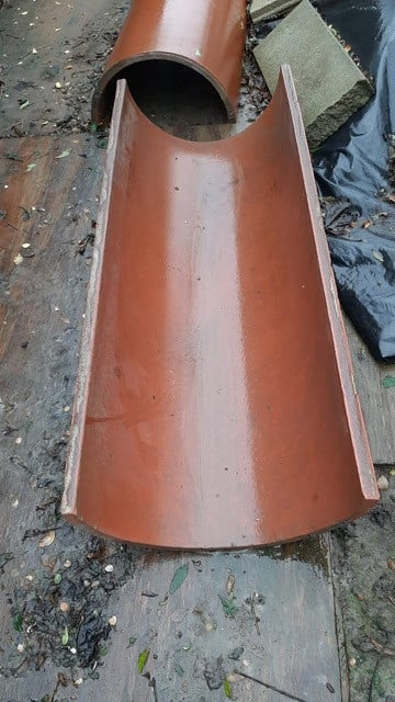 Te koop 2 halve gres buizen