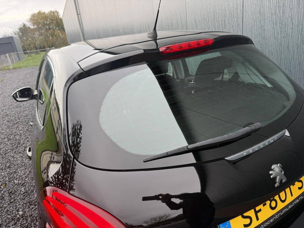 Peugeot 208 1.2 puretech blue lease executive 5-drs