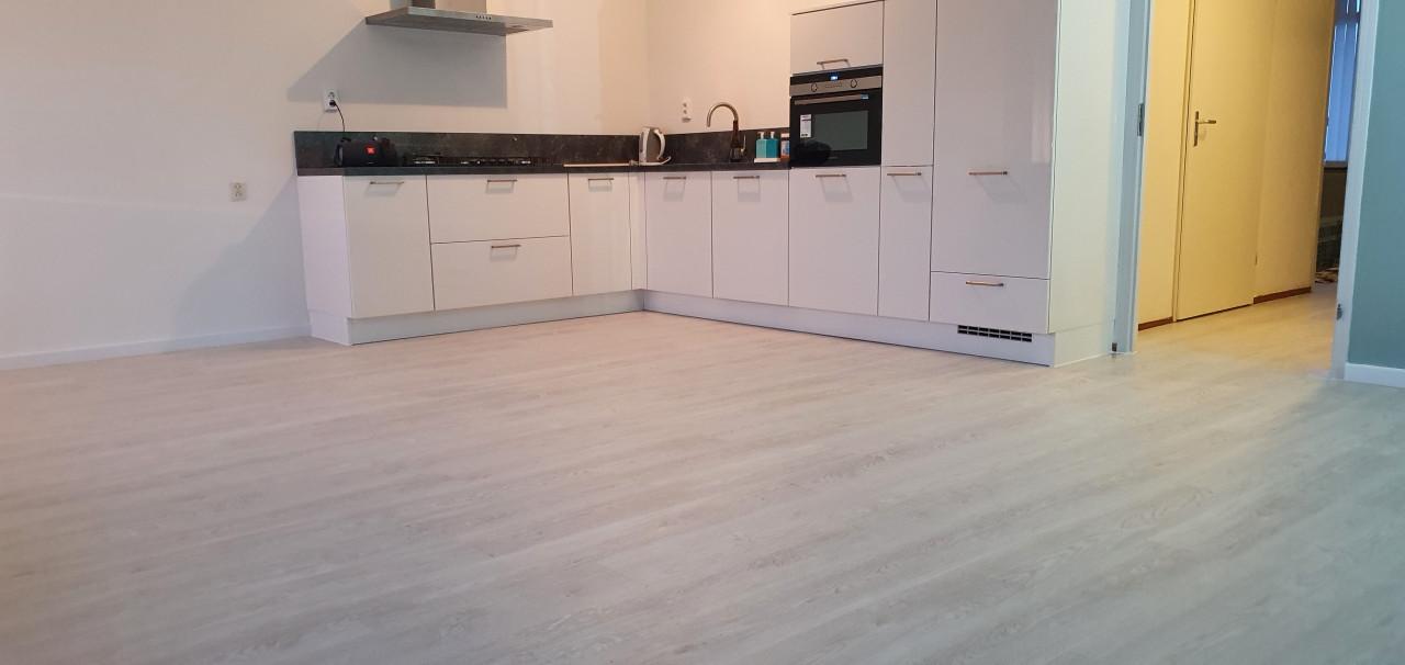 Laminaat/pvc laten leggen? Tegelen,stucadoor,schilder, timmerman