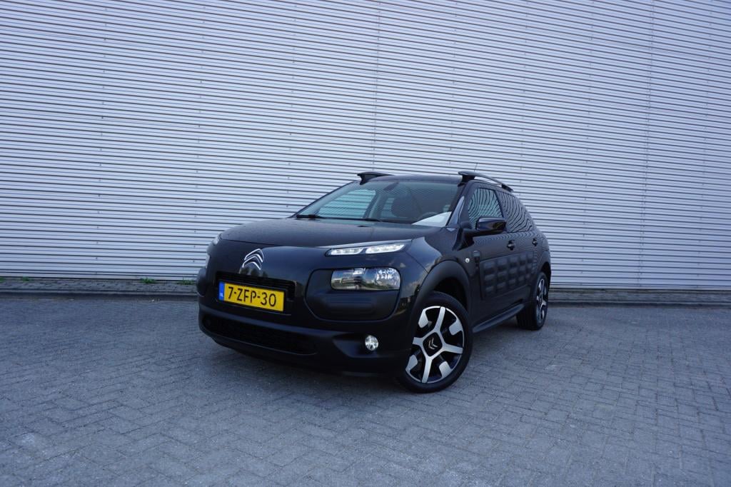 Citroen C4 Cactus 1.2 vti shine climate / navi / cruise / camera / pano / p