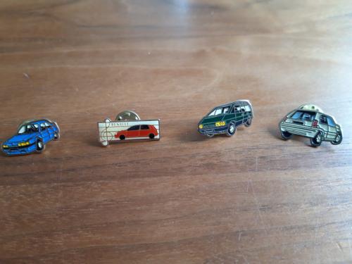 Pins Renault metaal