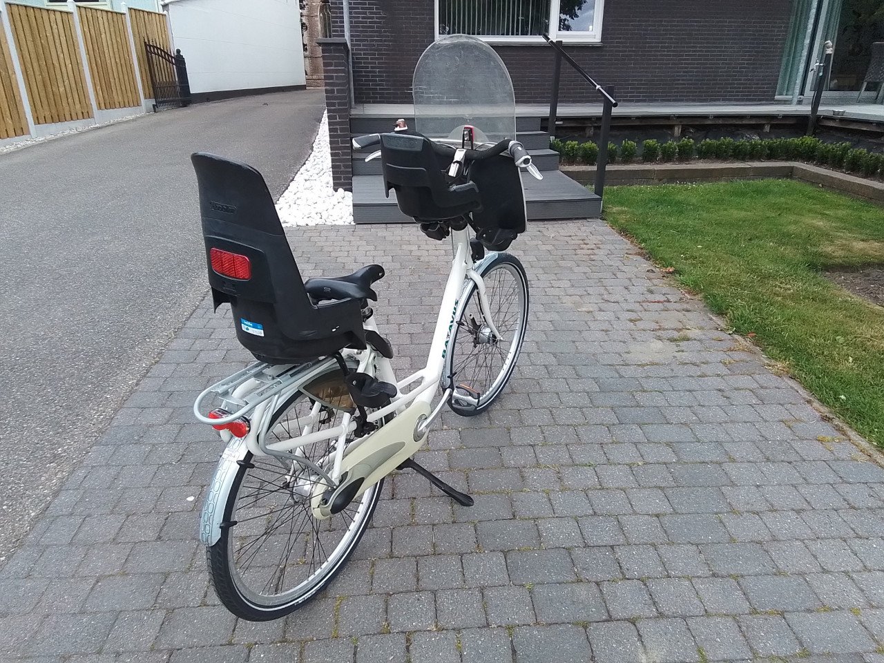 Moederfiets Batavus mambo 28inch  fr 53 7versn 2 stoeltjes