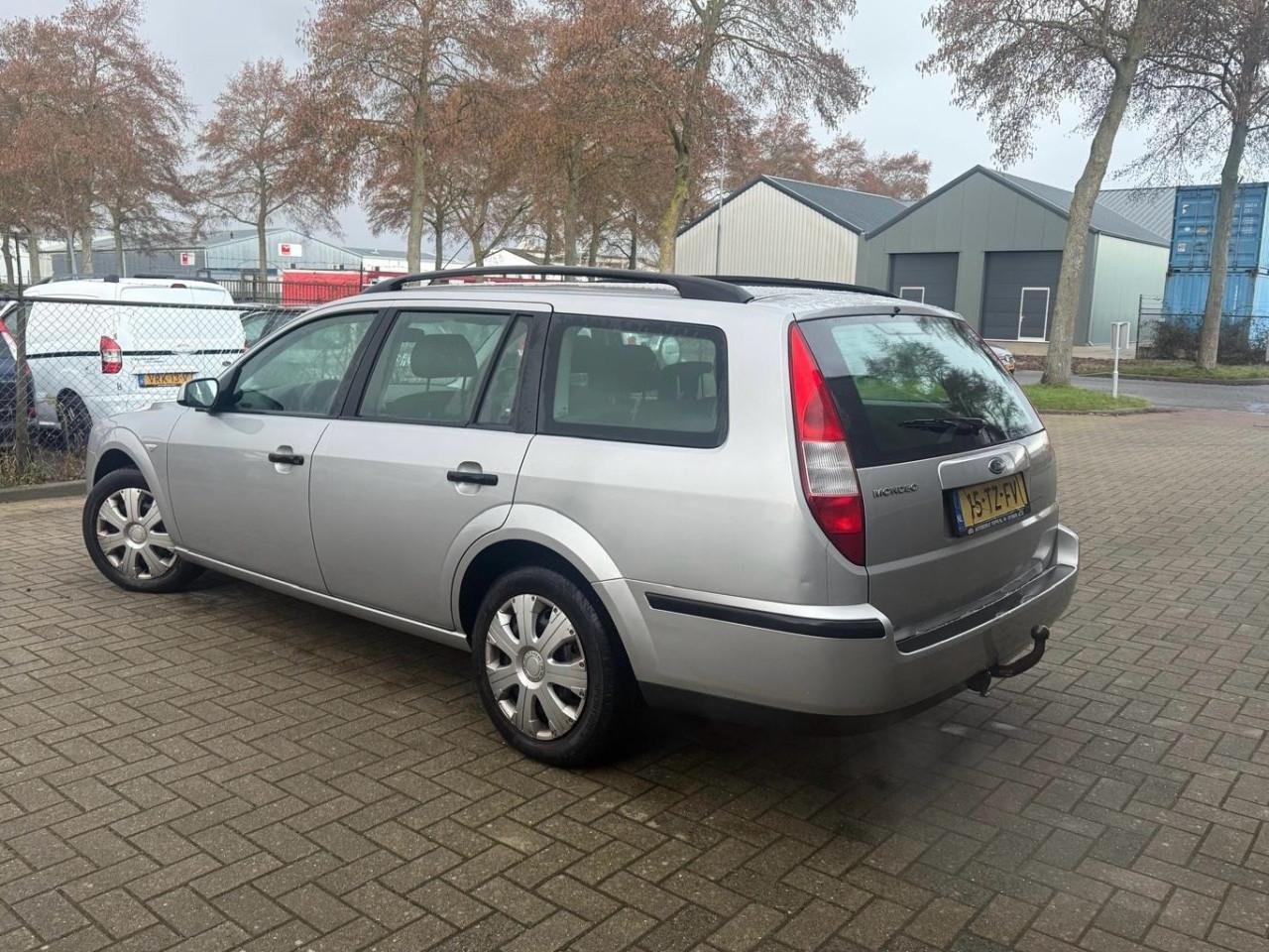 Ford Mondeo Wagon 1.8-16V Champion