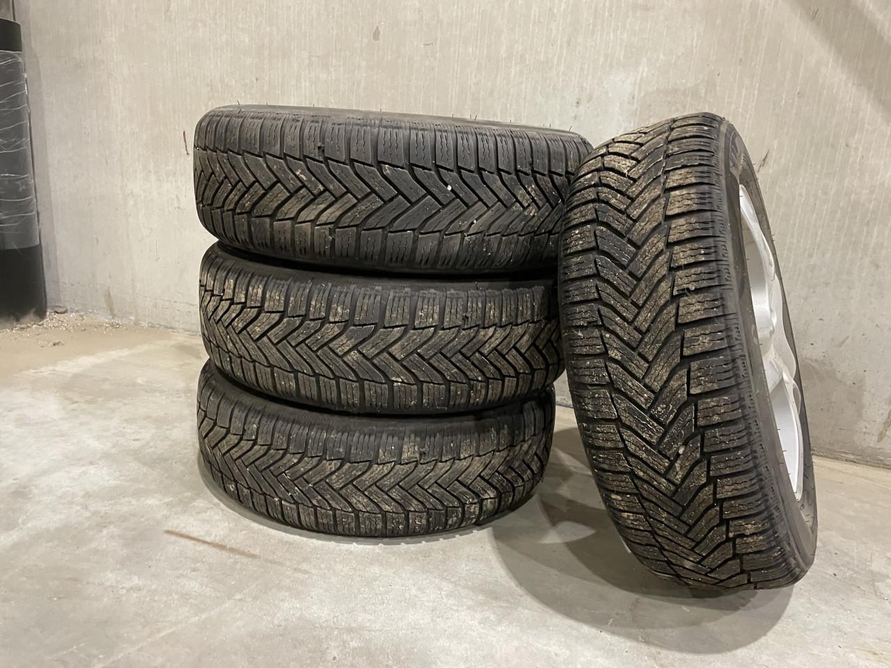 Winterbanden met velg 185/65 R15