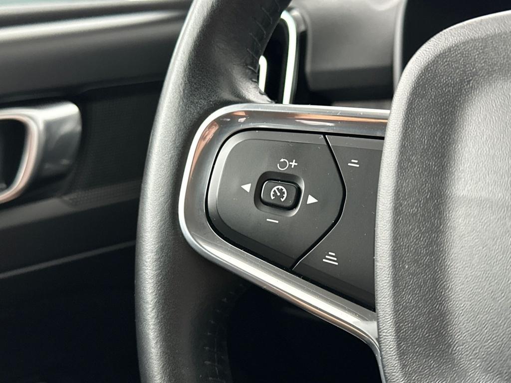 Volvo XC40 t3 163pk aut8 momentum pro| trekhaak| camera| climate| cruise co