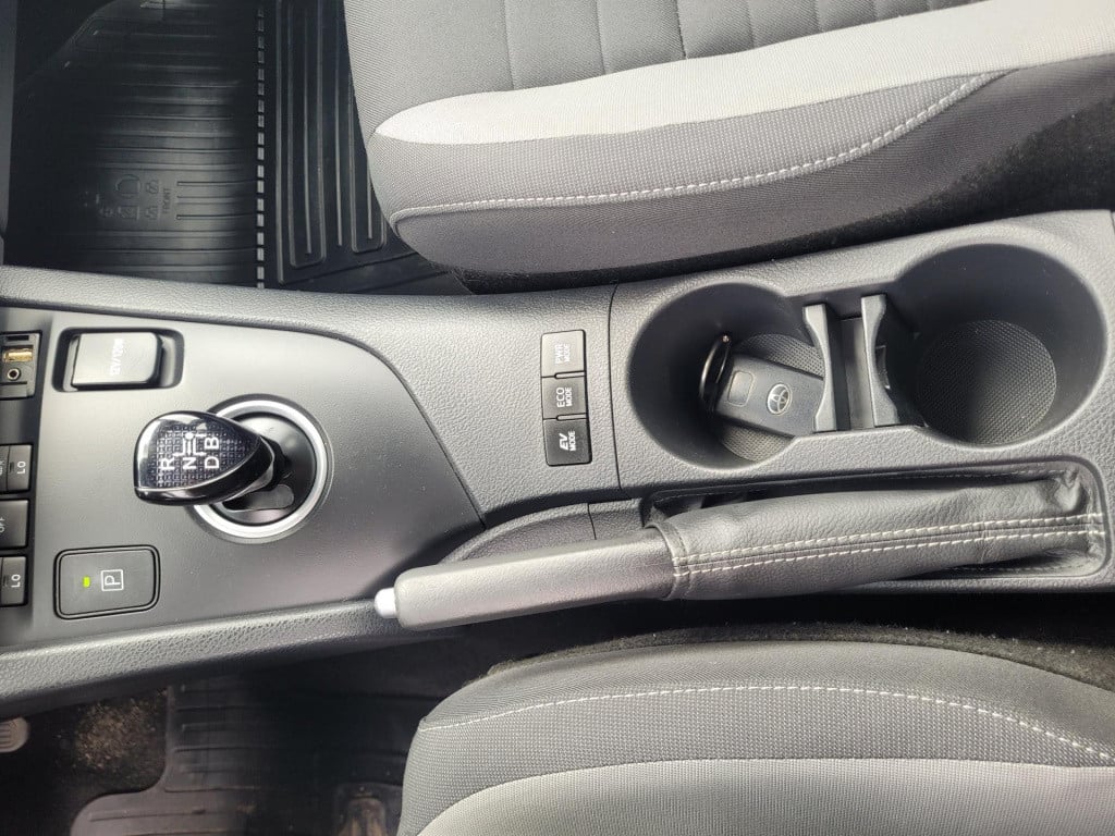 Toyota Auris 1.8 hybrid executive automaat