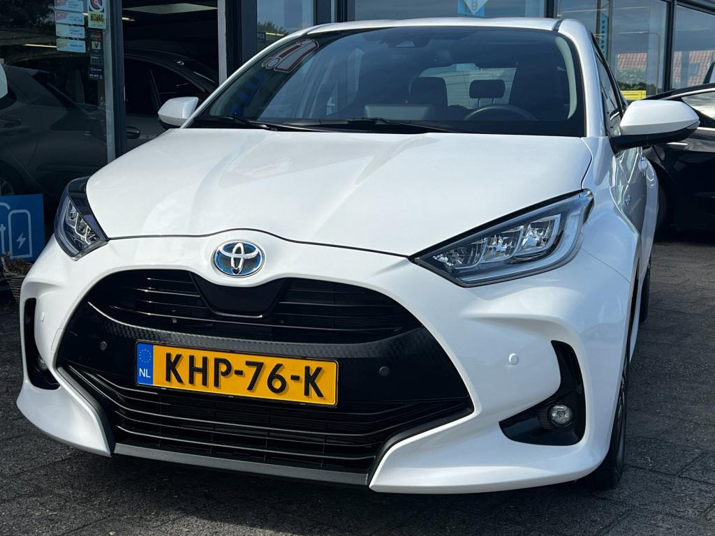 Toyota Yaris 1.5 hybrid dynamic line, camera, carplay, navi enz..