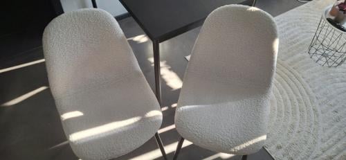 Eetkamerstoelen met teddy stof