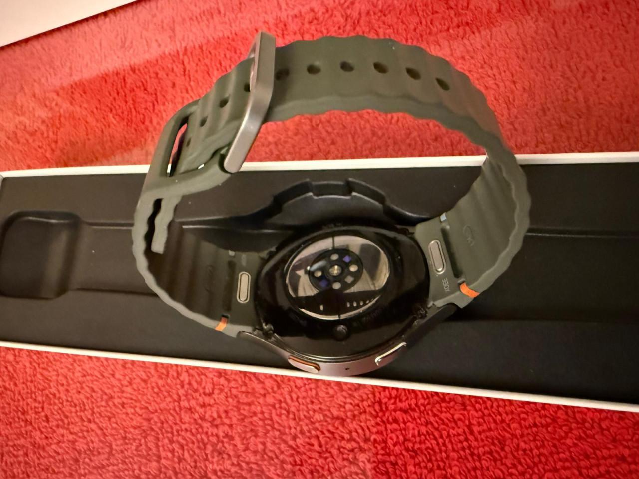 Te Koop Samsung Galaxy Watch7 Groen 44 mm.