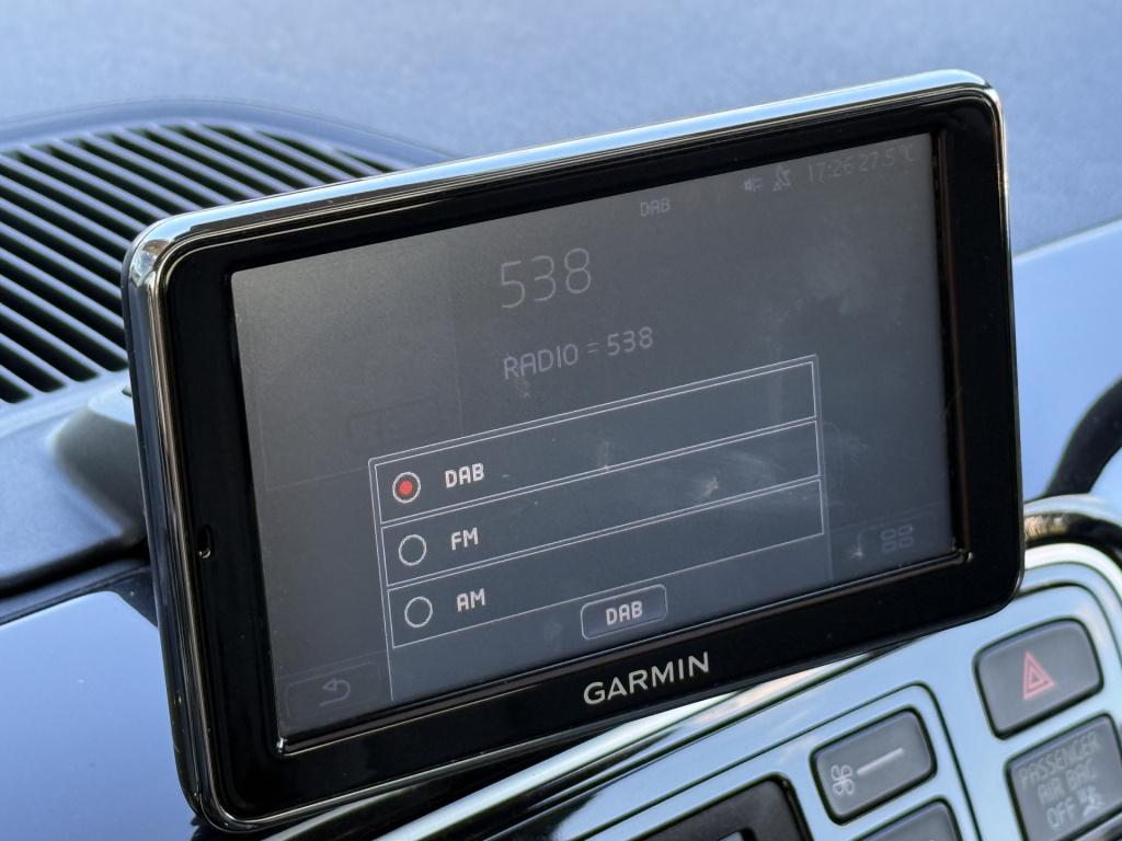 Volkswagen E-up! | pano | stoelverwarming | voorruitverwarming | cruise | d