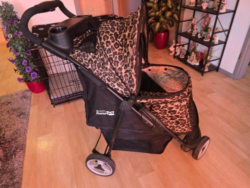 Te koop hondenwagen
